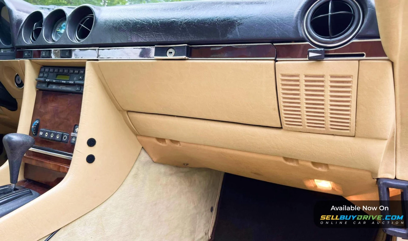 1984 Mercedes-Benz 380SL