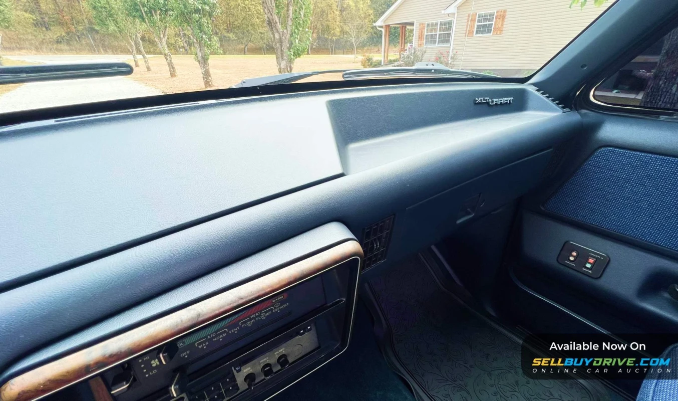 1991 Ford F-150 XLT Lariat