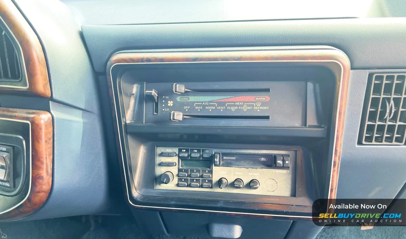 1991 Ford F-150 XLT Lariat