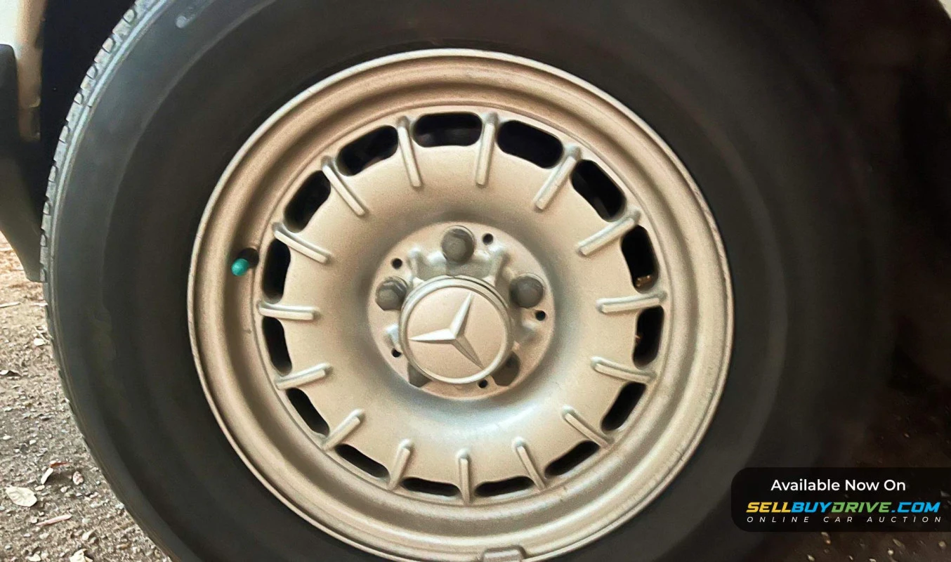 1984 Mercedes-Benz 380SL