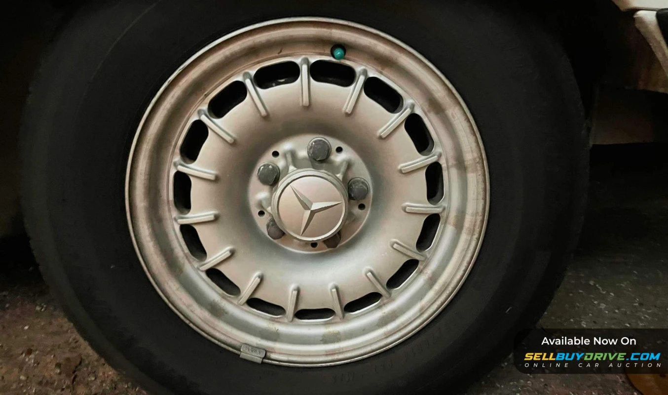 1984 Mercedes-Benz 380SL